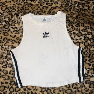 Adidas black and white top⭐️